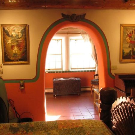 La Dona Luz Inn An Historic B&B Taos Bagian luar foto