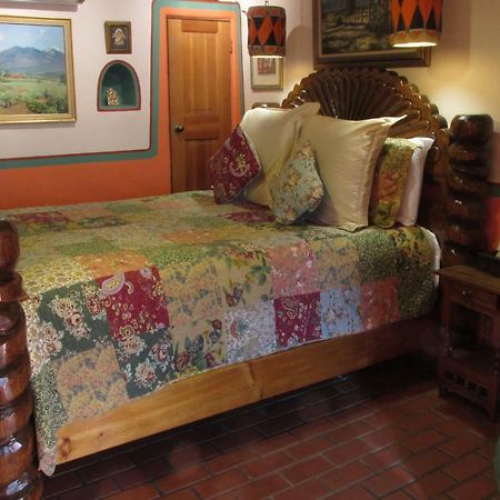 La Dona Luz Inn An Historic B&B Taos Bagian luar foto